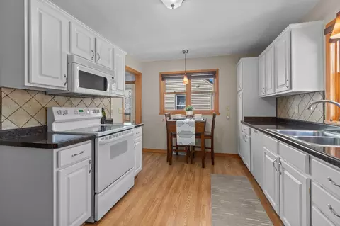 Kitchen - 1030 W Grant St, Appleton, WI 54914 photo 2 of 4