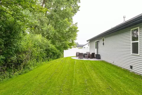 2240 E Honeygold Ct, Appleton, WI 54913 photo 23