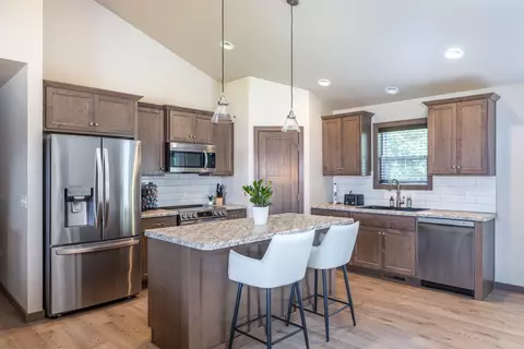 2240 E Honeygold Ct, Appleton, WI 54913 photo 13