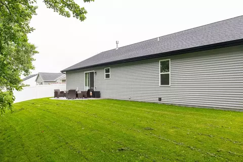 2240 E Honeygold Ct, Appleton, WI 54913 photo 24