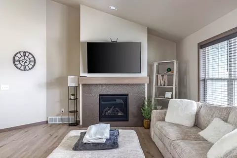 2240 E Honeygold Ct, Appleton, WI 54913 photo 7