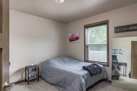 2240 E Honeygold Ct, Appleton, WI 54913 photo 17