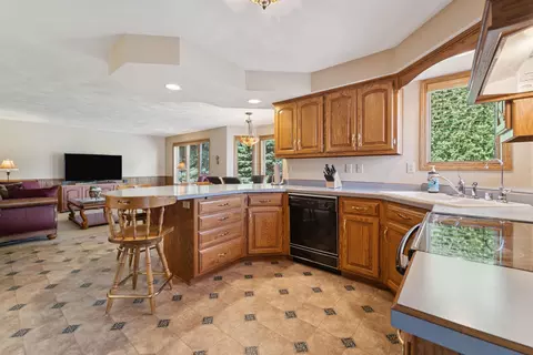 Kitchen - 330 W Florida Ave, Appleton, WI 54911 photo 4 of 5