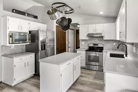 w3268 Heartland Court, Appleton, WI 54915 photo 9
