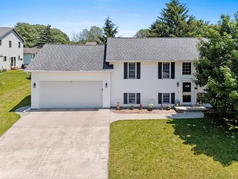 1504 Orchard Dr, Kaukauna, WI 54130