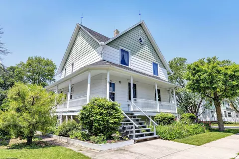507 1st St, Luxemburg, WI 54217