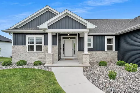 2406 Riddle Ct, De Pere, WI 54115 | 56 Photos - Movoto