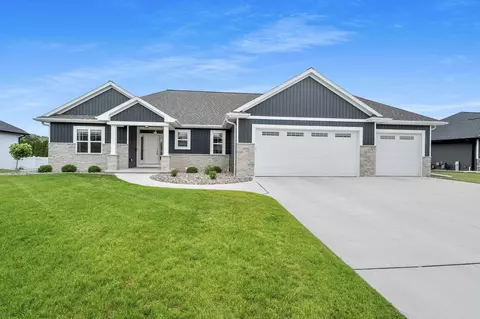 2406 Riddle Ct, De Pere, WI 54115