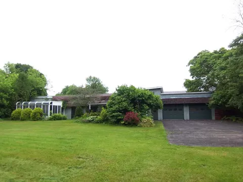 111 Lindsey Ave, Oconto, WI 54153
