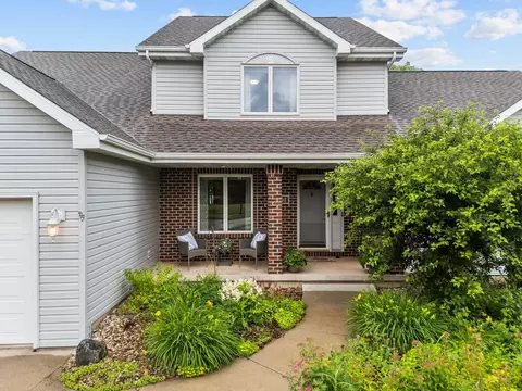 301 E Wayfarer Ln, Appleton, WI 54913 photo 2