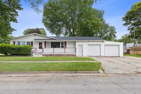 1790 Lost Ln, Green Bay, WI 54302