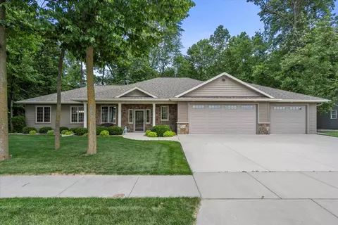 315 Castle Oak Dr, Neenah, WI 54956