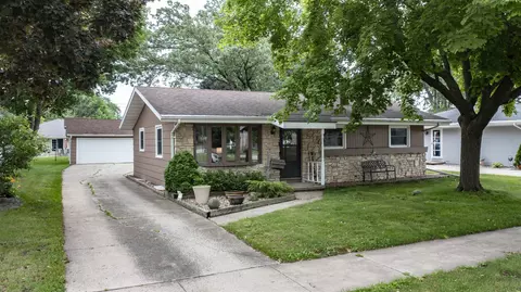 132 N Eagle St, Oshkosh, WI 54902