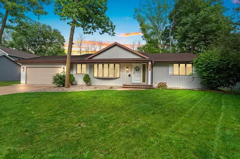 3308 S Scarlet Oak Ln, Appleton, WI 54915