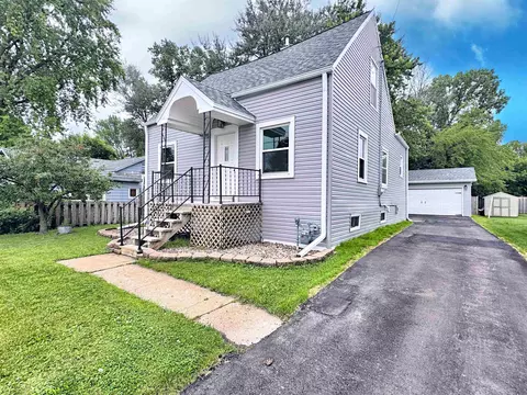 229 Bacon Ave, Oshkosh, WI 54901