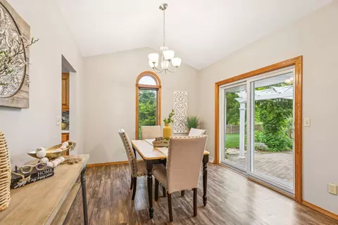 Dining - 2539 W Sunnyview Cir, Appleton, WI 54914 photo 1 of 2