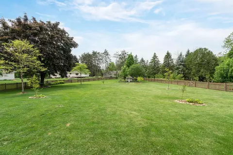 Exterior - 2539 W Sunnyview Cir, Appleton, WI 54914 photo 3 of 6