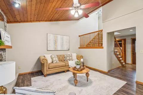Living - 2539 W Sunnyview Cir, Appleton, WI 54914 photo 1 of 2