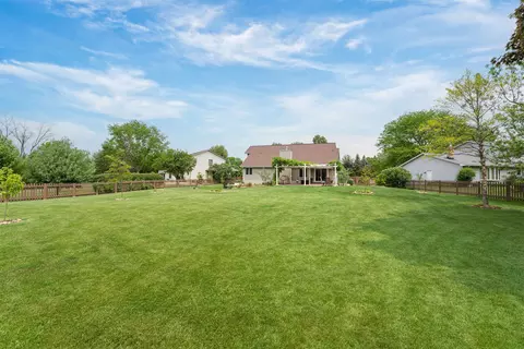 Exterior - 2539 W Sunnyview Cir, Appleton, WI 54914 photo 6 of 6