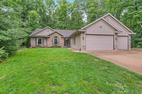 5958 Wood Brook Cir, Little Suamico, WI 54141