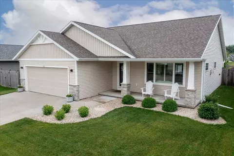 3381 Mockingbird Way, Oshkosh, WI 54904