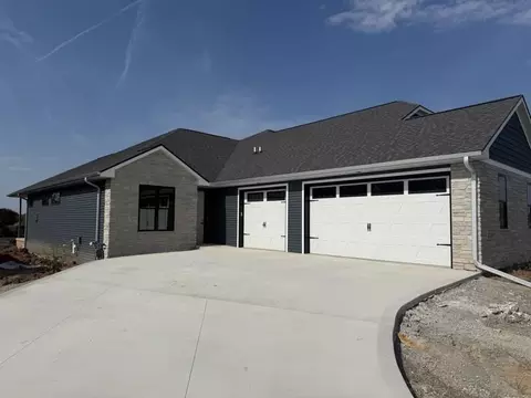 2730 Castaway Ct, Green Bay, WI 54311