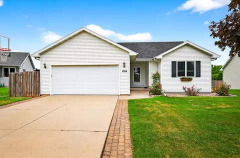 1564 Hillsdale Ct, Neenah, WI 54956