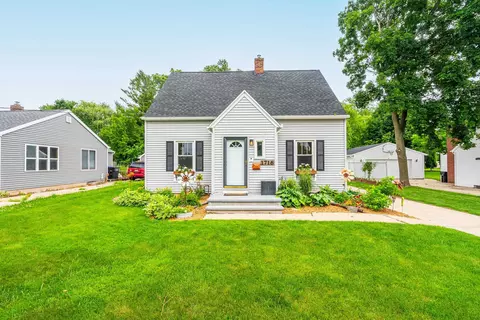 1716 S Kernan Ave, Appleton, WI 54915