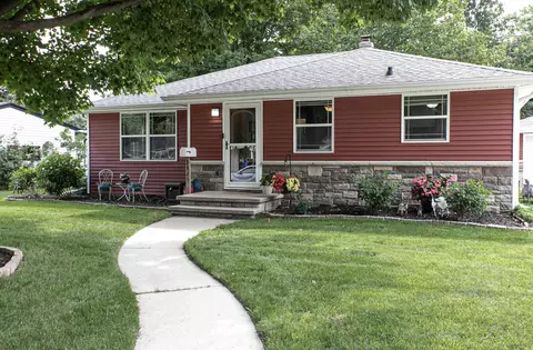 Exterior - 2320 S Greenview St, Appleton, WI 54915 photo 9 of 13