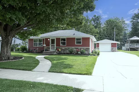 2320 S Greenview St, Appleton, WI 54915