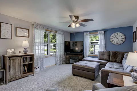 Living - 2320 S Greenview St, Appleton, WI 54915 photo 2 of 2