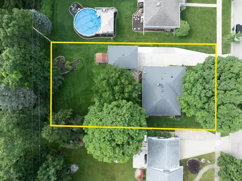 View/Area - 2320 S Greenview St, Appleton, WI 54915 photo 4 of 5