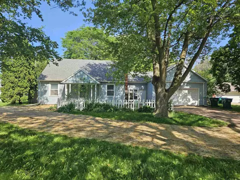 1430 S Van Dyke Rd, Appleton, WI 54914