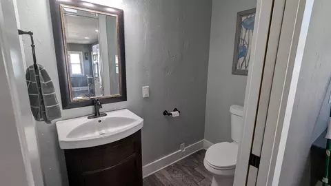 Bath - 902 N Harriman St, Appleton, WI 54911 photo 1 of 5