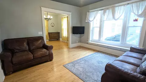 Living - 902 N Harriman St, Appleton, WI 54911 photo 1 of 1