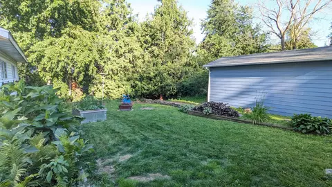Exterior - 902 N Harriman St, Appleton, WI 54911 photo 2 of 3