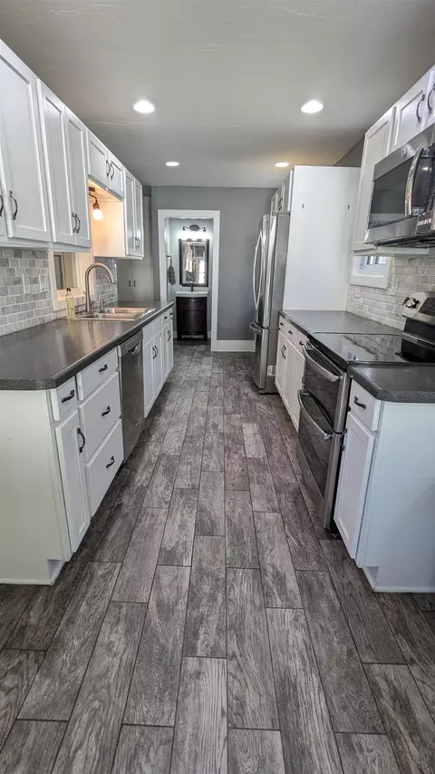 Kitchen - 902 N Harriman St, Appleton, WI 54911 photo 2 of 2