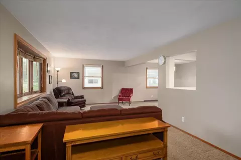 Living - 2625 Fairfield Ct, Appleton, WI 54911 photo 3 of 3