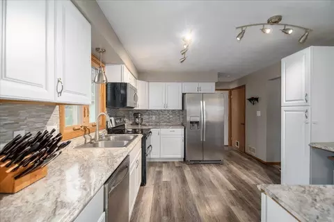 Kitchen - 2625 Fairfield Ct, Appleton, WI 54911 photo 2 of 4