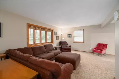 Living - 2625 Fairfield Ct, Appleton, WI 54911 photo 1 of 3