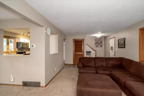 Living - 2625 Fairfield Ct, Appleton, WI 54911 photo 2 of 3
