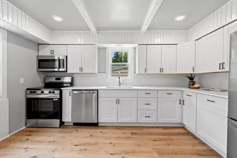 Kitchen - 711 S Mason St, Appleton, WI 54914 photo 2 of 5