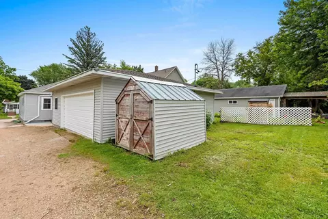 Exterior - 711 S Mason St, Appleton, WI 54914 photo 2 of 4