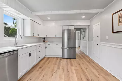Kitchen - 711 S Mason St, Appleton, WI 54914 photo 3 of 5