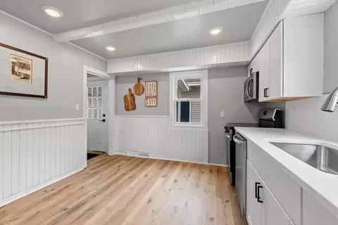 Kitchen - 711 S Mason St, Appleton, WI 54914 photo 4 of 5