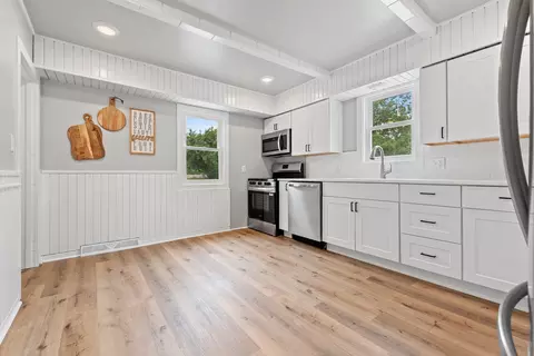 Kitchen - 711 S Mason St, Appleton, WI 54914 photo 5 of 5