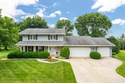 1275 Maricopa Dr, Oshkosh, WI 54904