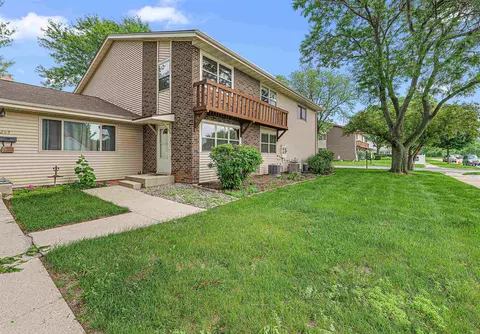 241 Bayberry Ln, Fond Du Lac, WI 54935