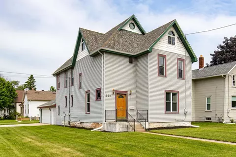 524 W New York Ave, Oshkosh, WI 54901