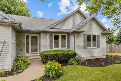 8103 Galaxy Dr, Neenah, WI 54956